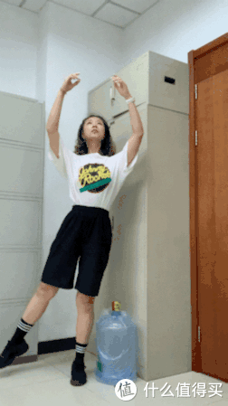 训练|真人演练在办公室可以做的臀腿训练，用时短不占地儿，男性也适用