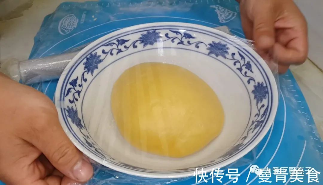 红豆面包|家常红豆面包做法,两勺卷一卷,松软香甜又解馋,学会都能开店了