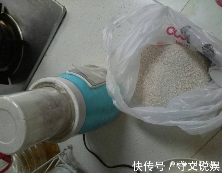 花草|吃完3样东西,留下“废壳”,闷一闷拿来养花,比营养土强10倍