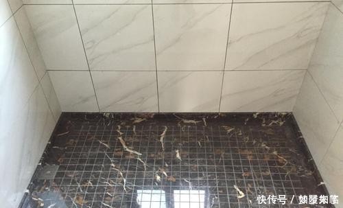 斜坡|卫生间地面不要做斜坡了，装这种排水更快还防滑，不得不感叹聪明