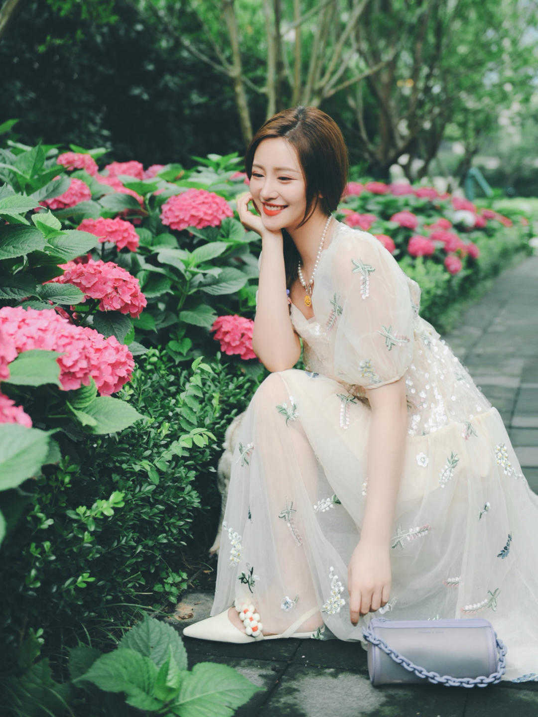 身材|胖女孩关心的显瘦穿搭,135斤也能显90斤的即视感,时髦还很精致