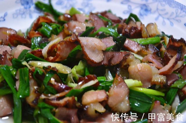 腊肉|为啥腊肉一炒就变硬？原来直接下锅是大忌！多加1步，腊肉香又嫩