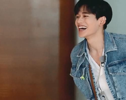 奔跑吧|叫黃旭熙太生疏,叫小路不合時宜,聽蔡徐坤的稱呼,情商低學著點