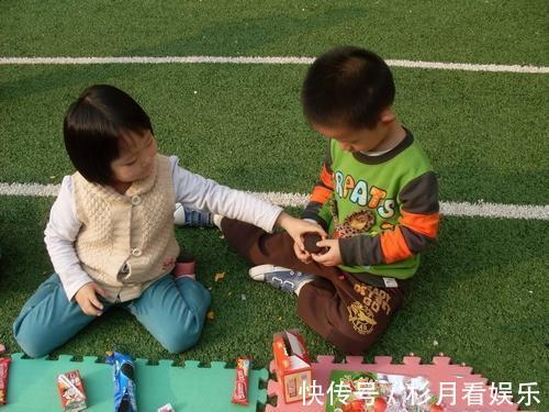 二宝|2岁儿子拒绝父母生二胎,妈妈送给他一个“弟弟”后,当场失控