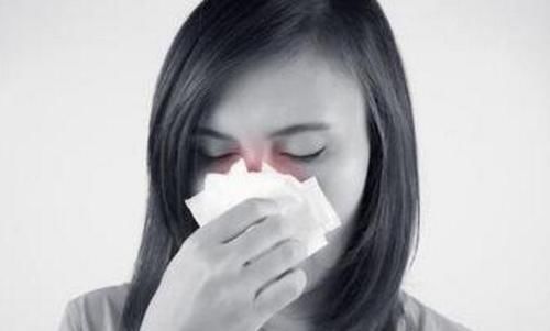 癌细胞|鼻咽癌早期的5个信号，任何一个反复出现，都需及时去医院检查！