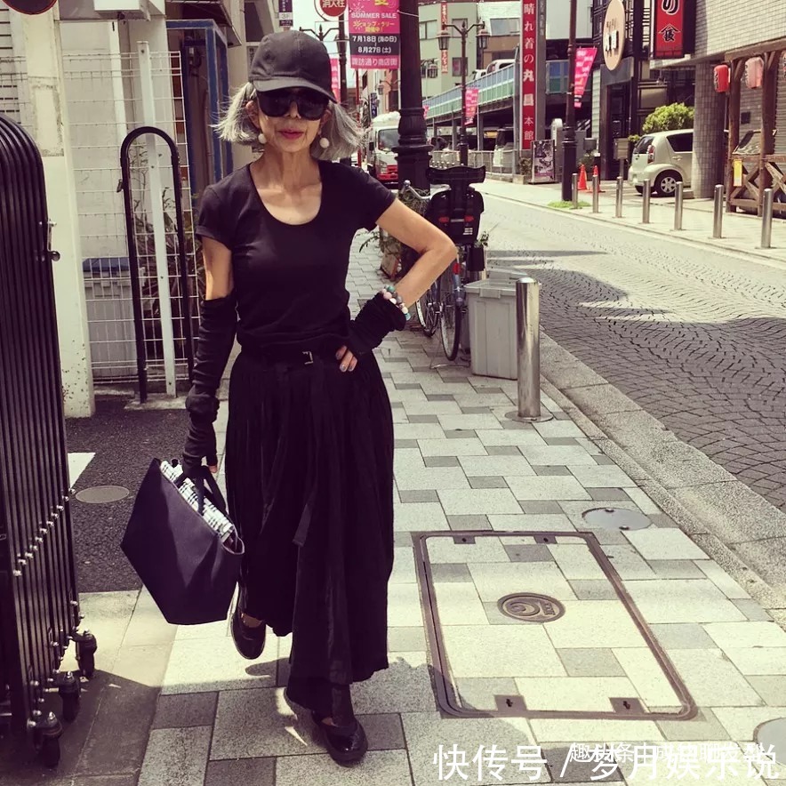 银发 老人穿衣不要太拘束,这位日本银发奶奶太会打扮,穿搭不输年轻人