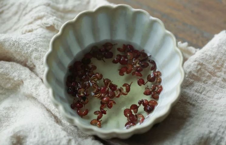 做羊肉馅饺子，放调料有讲究！教你正确做法，馅料又嫩又香无膻味