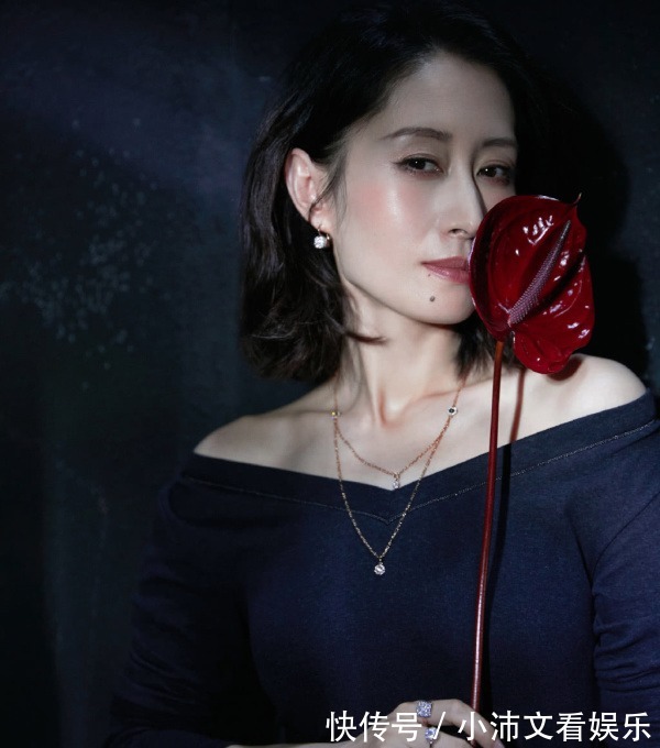 婴儿肥|被男生公认为不好看的4种脸型,化妆也很难变美,希望你一个不中