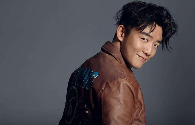 郑恺有次被问道：你最多一天挣过多少钱啊？郑恺：接近7个亿