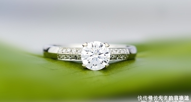 钻石|铂金和18K金哪个更有优势？婚戒选哪种材质美观大气？