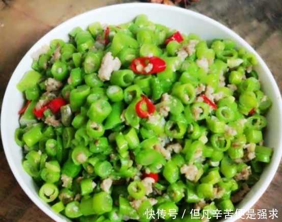 味蕾|一道容易刺激味蕾的豆豉肉末豇豆,家中的小孩连吃了几碗饭!