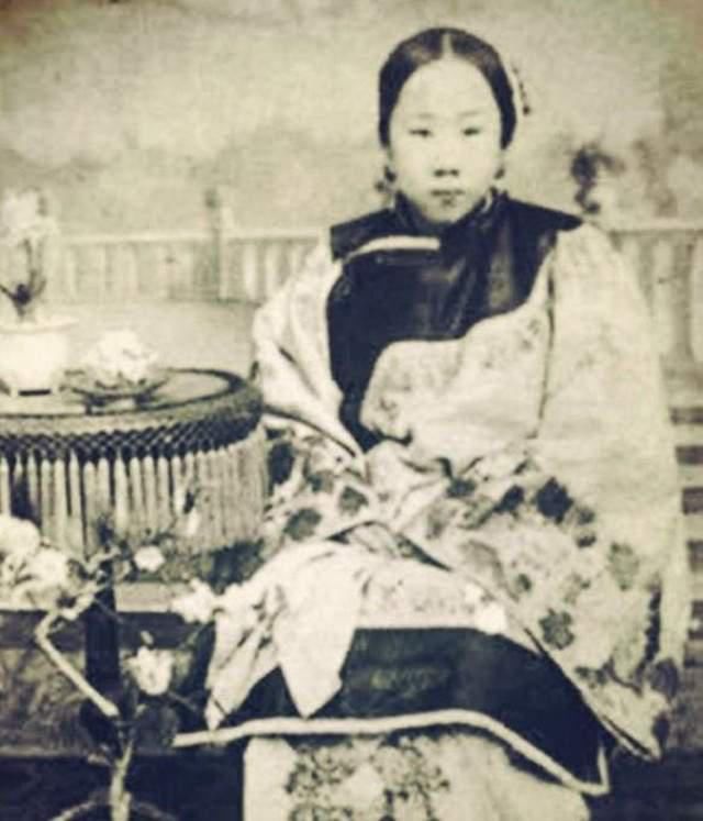 凄惨|晚清名妓赛金花：一人救了上万百姓，却结局凄惨，被冻死在床上