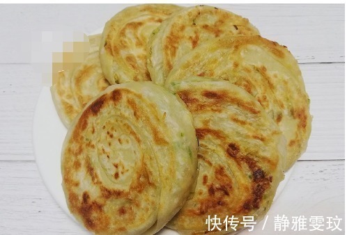 一个萝卜,2个鸡蛋,不用发面,教你这样做馅饼,营养又味美