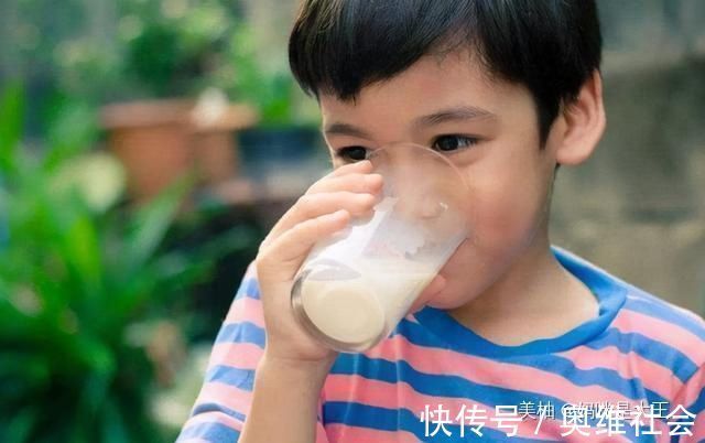 差别|你家孩子喜欢喝牛奶吗“经常喝”和“从不喝”的孩子,差别很大