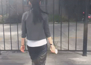 |搞笑GIF:摄影师你别晃了好不好我都看不清