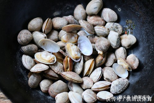  番茄|夏天，鸡蛋换个炒法，味道和营养都翻倍，比番茄炒蛋好吃百倍