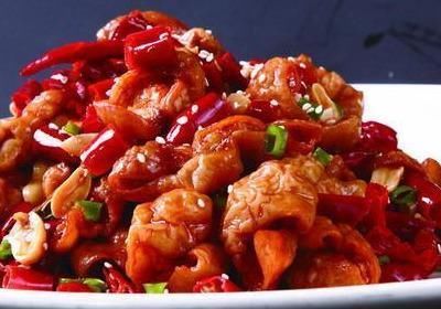 美食推荐：川味红烧鸭，油爆河虾，干锅肥肠，麻辣耳丝的做法