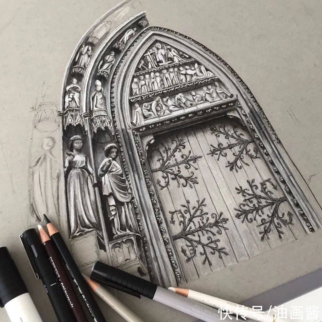 素描@英国女孩手绘哥特式建筑，复杂精致的素描令人吃惊，质感绝了