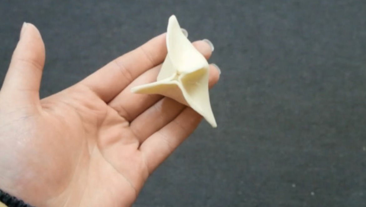 教你一个包饺子方法要学会，去饭店都吃不到，简单还煮不破
