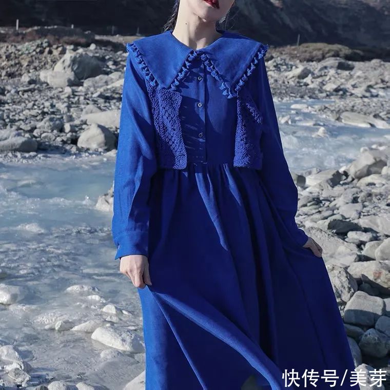 克莱因蓝|“克莱因蓝”太太太火了！这么穿才显白