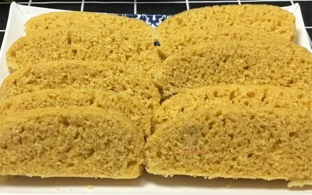 蛋糕|一碗玉米面,2个鸡蛋,做个比蛋糕还好吃的发糕,从此爱上吃粗粮