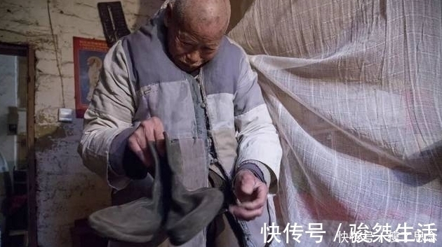 释觉定@隐居深山的老僧:潜心向佛,63年不吃油盐,一件衲衣穿43年