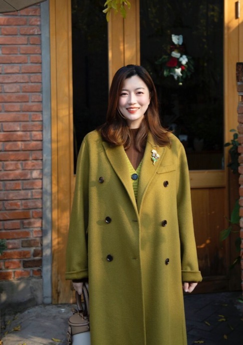 时髦 穿来穿去,还是“大衣”时髦耐看,保暖舒适又高级,适合成熟女性