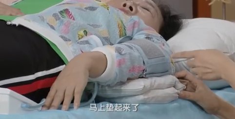 血压|老人量血压，10个里有9错！四个细节不注意，等于白量