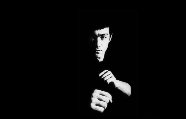 李小龙|李小龙死后,他的学生和他的妻子琳达结婚,说出原因只有2字