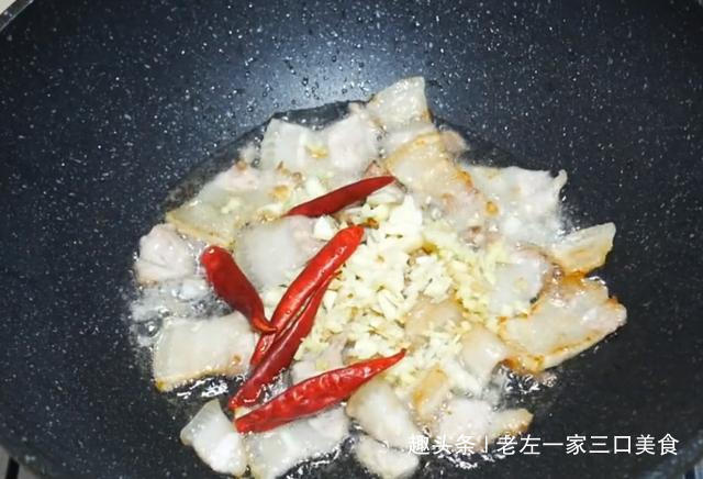 大厨教你白菜炖粉条最好吃的做法,吃起来热气腾腾,越吃越过瘾