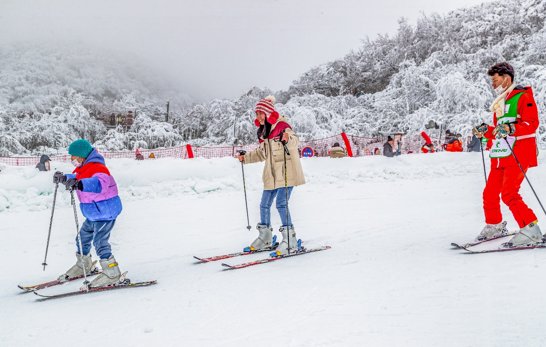 杭州|冬奥带火冰雪运动 盘点杭州及周边几大滑雪场