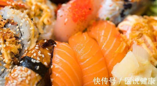 血管|血管的“保护伞”已找到,35岁后不妨多吃5类食物,保持血管健康