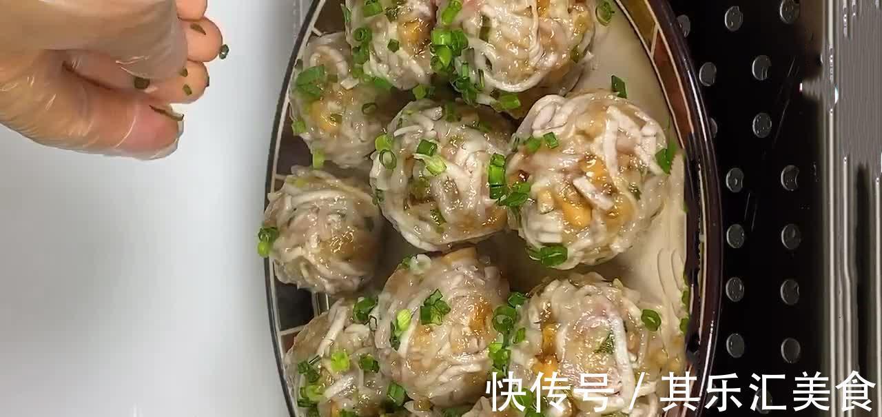芋头丝丸子，奶奶收藏10年的配方，1口1个软糯Q弹，不油炸更
