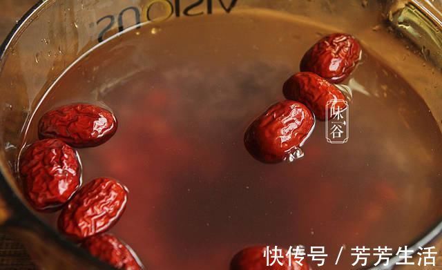 黑米补血粥|女人不想老得快，早餐喝这碗粥，面色红润不显老，比面膜还管用