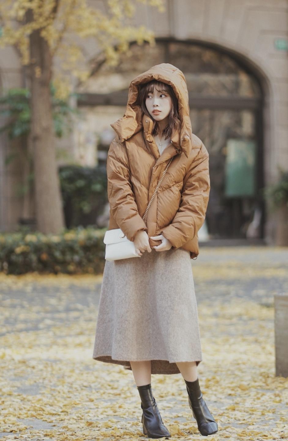 羽绒服|冬季的衣品很重要,借鉴4款实用的羽绒服,不费劲又优雅