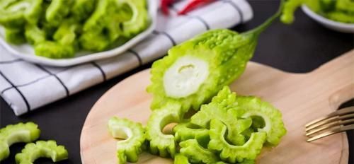 维生素|人到中年想长寿，坚持吃3种食物，补充营养，好吃又不贵！