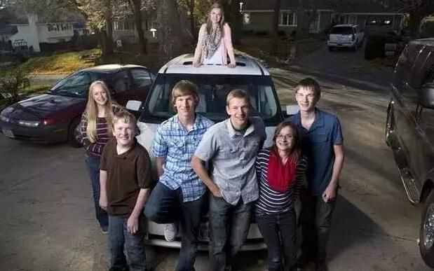 妊娠期|世界首例7胞胎,每天42瓶奶52块尿片,23年过去了,现状令人羡慕