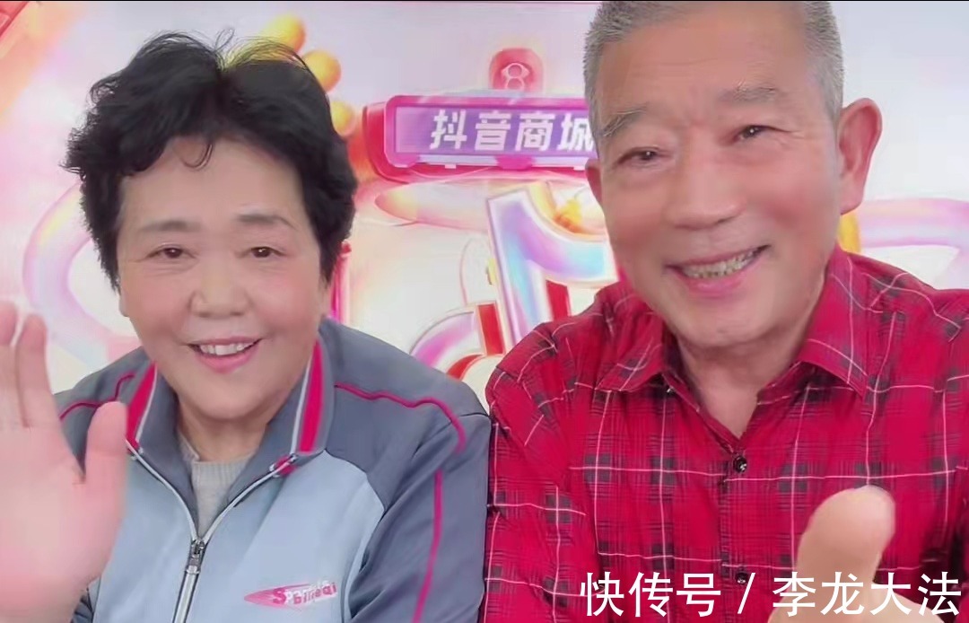 天赐|山东67岁老妇怀孕,儿女表示要断绝关系,2年后,老妇带娃直播