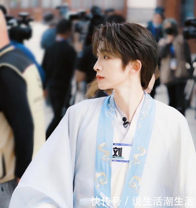 内娱完蛋是假象创4太会玩儿,仅用三招吊打青3!