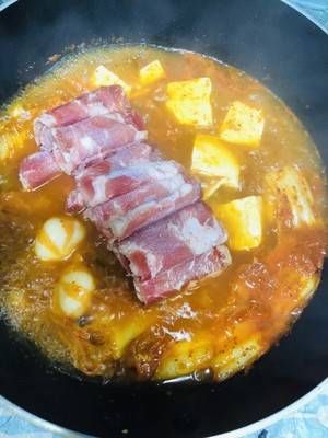 天气越来越冷,送您暖身汤,泡菜肥牛汤,做法简单,吃了全身暖