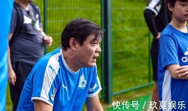 红双喜杯|风采依旧!宝山足球争霸赛老克勒夺冠 范志毅头顶脚踢全场焦点