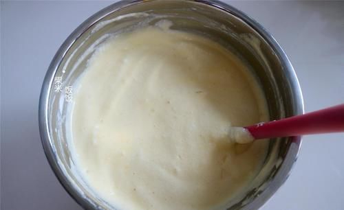 孩子要吃蛋糕，我用6个鸡蛋做一盘，香软可口，比买的好吃