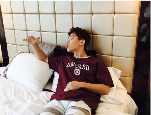 劉憲華|劉憲華公開自己加拿大的家,沙發(fā)配個卡通坐墊,生活有點(diǎn)太寒酸了