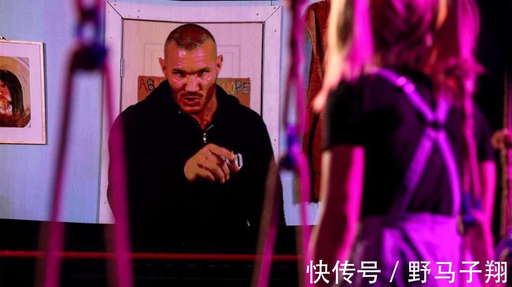 布朗斯圖曼|小魔女濕身?yè)尵仁找?下周RAW傳奇之夜將會(huì)開(kāi)展全新劇情!