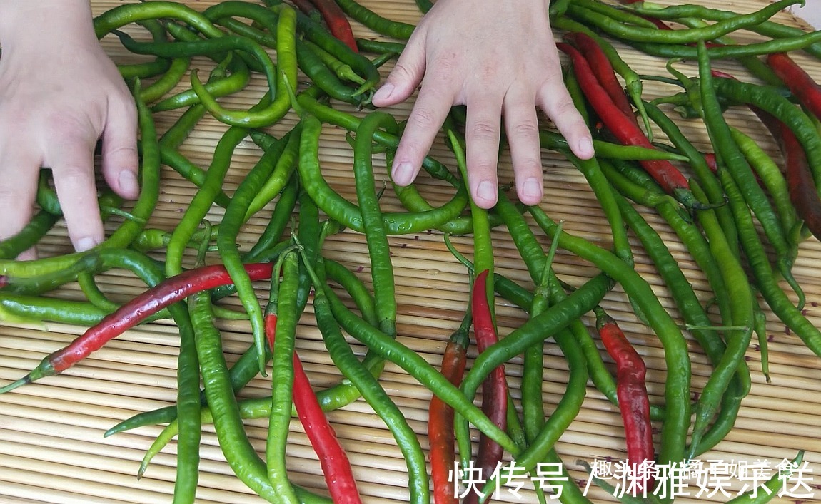 我家辣椒从来不炒，2斤辣椒3头大蒜，秘制一做，一顿多吃2碗米饭
