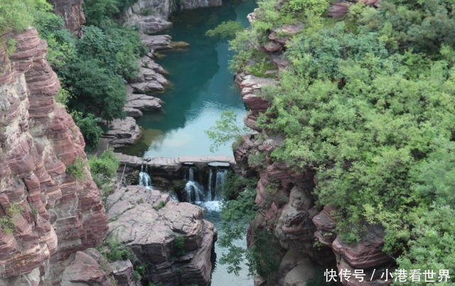 碧水丹霞云台山，风光无限红石峡，称为焦作旅游的名片