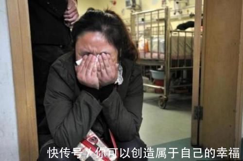 母乳|男孩8岁还吃母乳,断奶就大哭还自残,孩子断奶的年龄你知道吗?