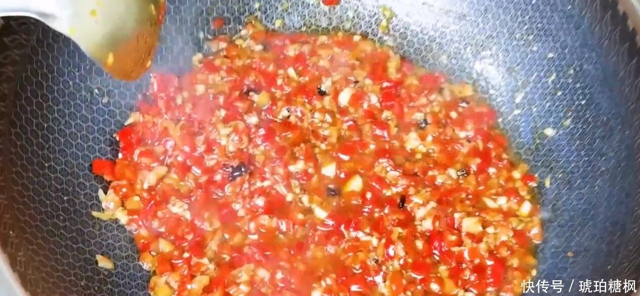 终于|终于找到了剁椒鱼头的正确做法,鲜嫩爽滑无腥味,很多人都做错了