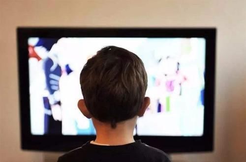 注意力|脑神经专家:3岁前看电视和不看电视的孩子,差距在7岁开始出现