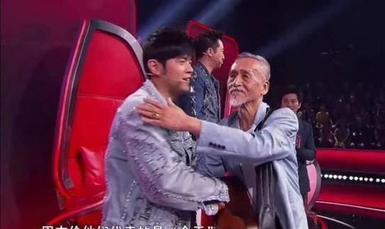 他在《中国好声音》一曲过后,四位导师无一敢转身,庾澄庆我们不配